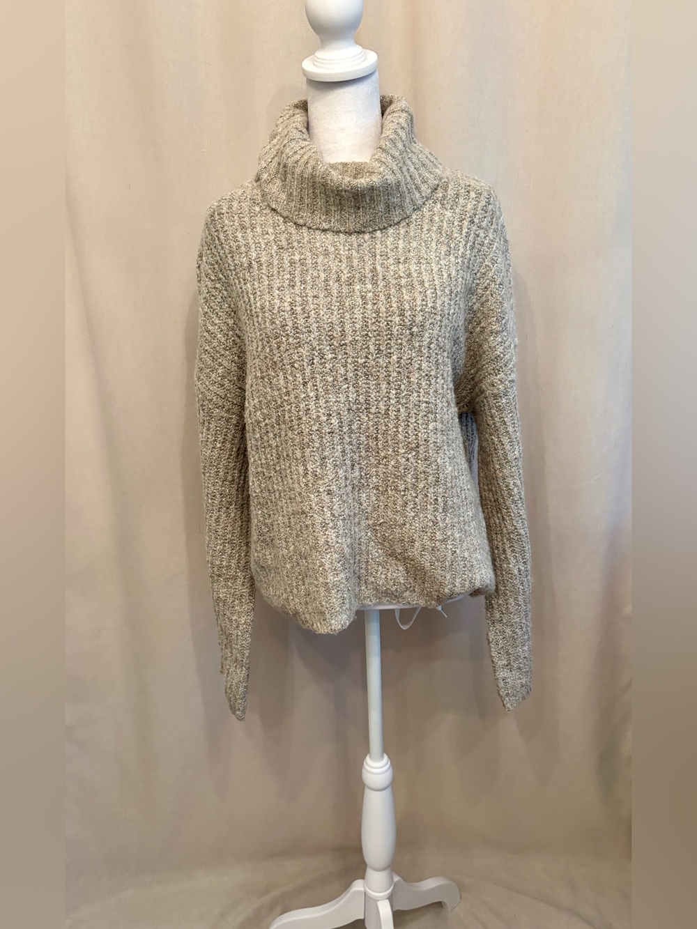 Contemporaine Simons Cropped Ribbed Turtleneck — Size L